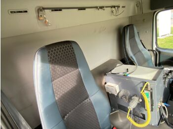 Вантажівка цистерна VOLVO FM: фото 4