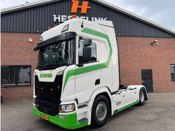 Тягач SCANIA R 450