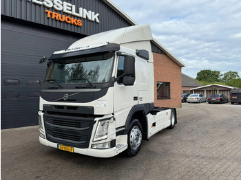 Тягач VOLVO FM 330
