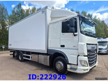 Ізотермічна вантажівка DAF XF 106 440