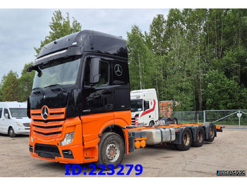 Вантажівка шасі MERCEDES-BENZ Actros