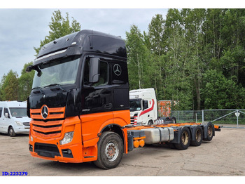 Вантажівка шасі MERCEDES-BENZ Actros