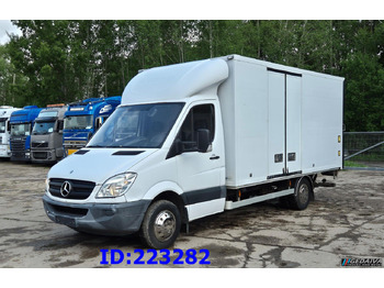 Вантажівка з закритим кузовом MERCEDES-BENZ Sprinter 516