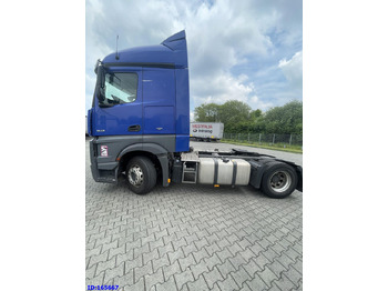 Тягач MERCEDES-BENZ Actros 1843