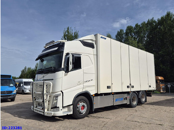 Ізотермічна вантажівка VOLVO FH13 540
