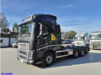 Вантажівка шасі VOLVO FH16 750