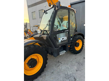 Навантажувач телескопічний JCB