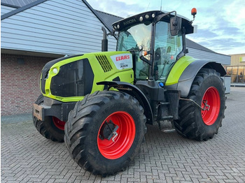Трактор CLAAS Axion 810