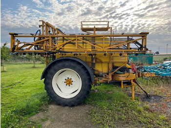 Обприскувач причіпний