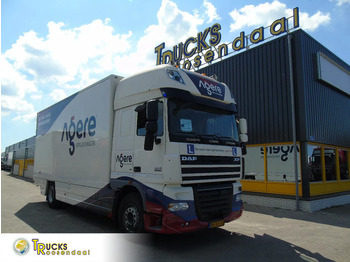 Вантажівка з закритим кузовом DAF XF 105 460