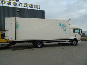 Вантажівка з закритим кузовом MAN TGM 12.250 + EURO 6 + LIFT: фото 3 Вантажівка з закритим кузовом MAN TGM 12.250 + EURO 6 + LIFT: фото 3
