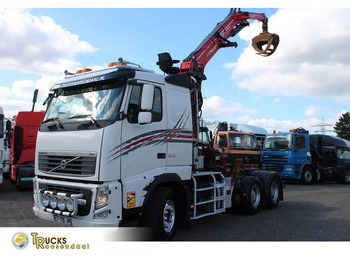 Вантажівка з маніпулятором VOLVO FH16 540