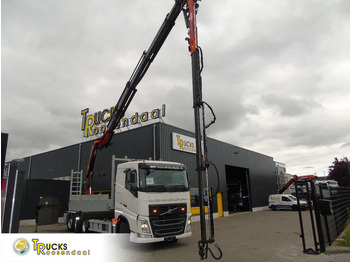 Вантажівка з маніпулятором VOLVO FH 500