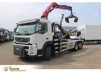 Вантажівка з маніпулятором VOLVO FM 330