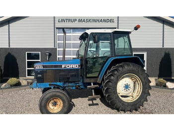 Трактор NEW HOLLAND