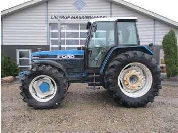 Трактор NEW HOLLAND