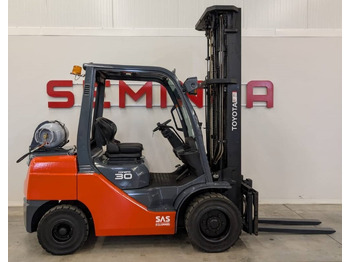 Газовий навантажувач Toyota 10787 - 02-8FGF30: фото 2 Газовий навантажувач Toyota 10787 - 02-8FGF30: фото 2