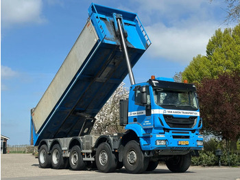 Самоскид вантажівка IVECO Trakker