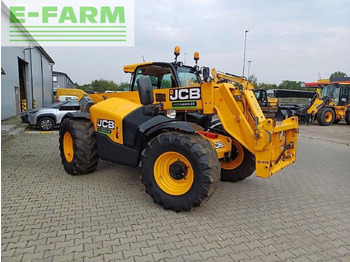 Колісний навантажувач JCB