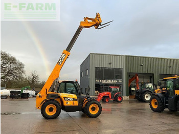 Міні-екскаватор JCB