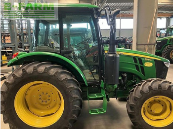 Трактор John Deere 5115m: фото 3