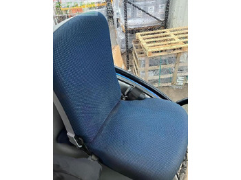 Трактор New Holland t7.210: фото 4