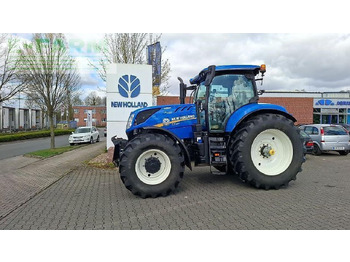 Трактор NEW HOLLAND T7.230