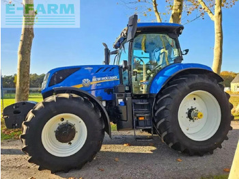 Трактор NEW HOLLAND T7.230