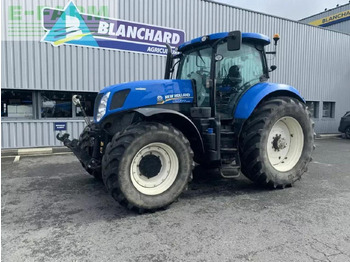 Трактор NEW HOLLAND T7.235