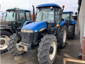 Трактор NEW HOLLAND TD5