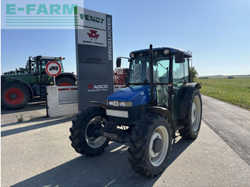 Трактор NEW HOLLAND