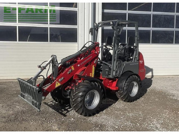 : фото в шапці сторінки