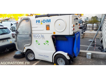 Підмітально-прибиральна машина