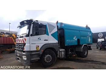 Підмітально-прибиральна машина