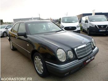 Легковий автомобіль MERCEDES-BENZ
