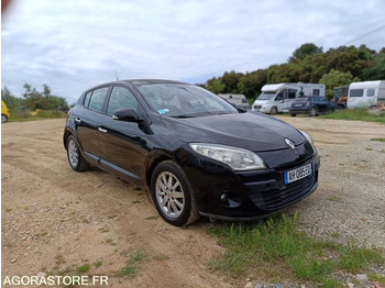 Легковий автомобіль RENAULT