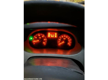 Суцільнометалевий фургон RENAULT Trafic