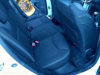 Хетчбек Renault CLIO: фото 3 Хетчбек Renault CLIO: фото 3