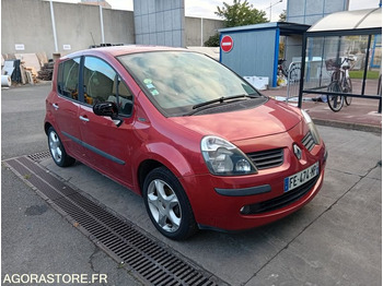 Легковий автомобіль RENAULT