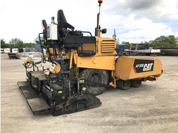 Асфальтоукладач CATERPILLAR AP300