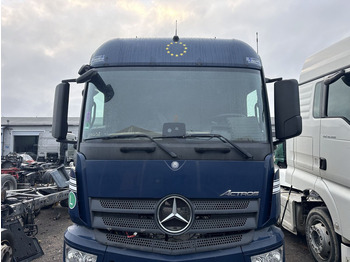Кабіна й інтер'єр MERCEDES-BENZ
