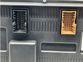 Приладова панель в категорії Вантажівки Scania P, R: фото 3