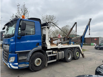 Скіповий навантажувач вантажівка DAF CF 400