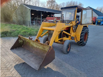Трактор JOHN DEERE