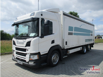 Для перевезення напоїв вантажівка SCANIA P 320