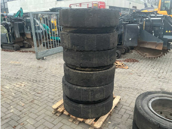 Колісний екскаватор