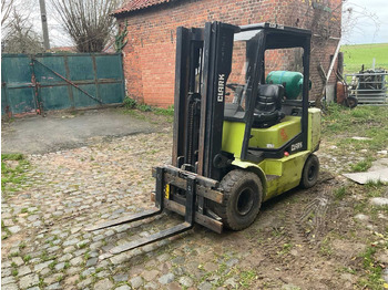 : фото в шапці сторінки