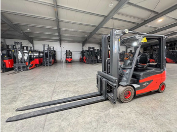 Навантажувач вилковий LINDE E