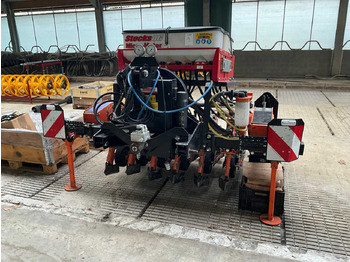 : фото в шапці сторінки