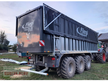 Самозавантажувальний причіп FLIEGL